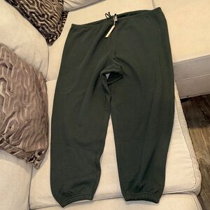 SKIMS Dark green sweats 3x I do have matching hoodie if you want the set!